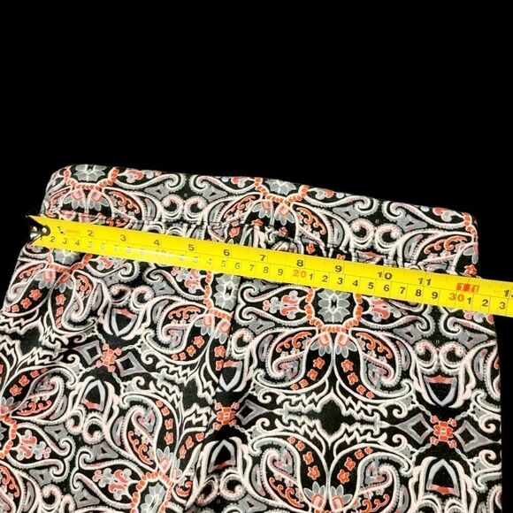 Vintage Black and White Patterned Leggings - Picture 6 of 7